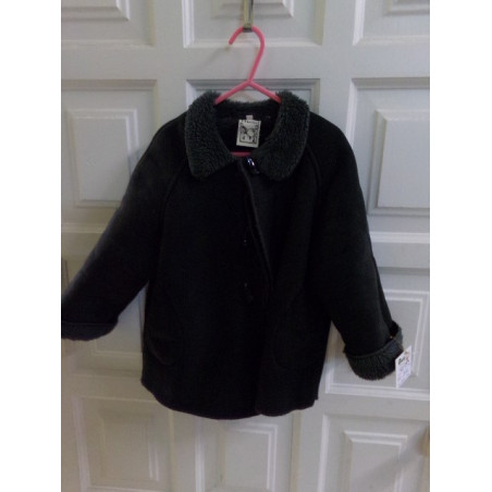 Abrigo piel vuelta talla 3 años. Segunda mano