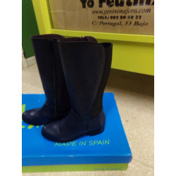 Botas altas en azul marino N 32. A estrenar