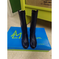 Botas altas en azul marino N 32. A estrenar