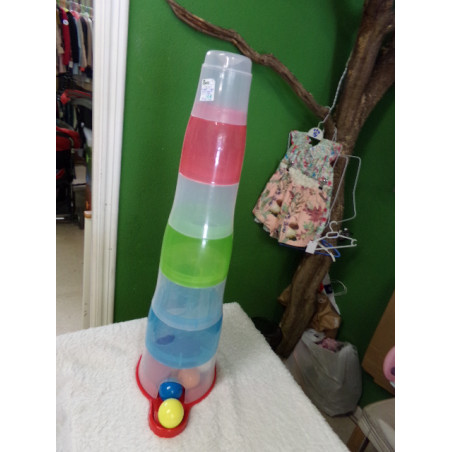 Torre cubos encajables. Segunda mano