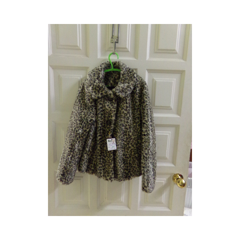 Abrigo de pelito talla 10 años. Zara. Segunda mano