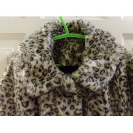 Abrigo de pelito talla 10 años. Zara. Segunda mano