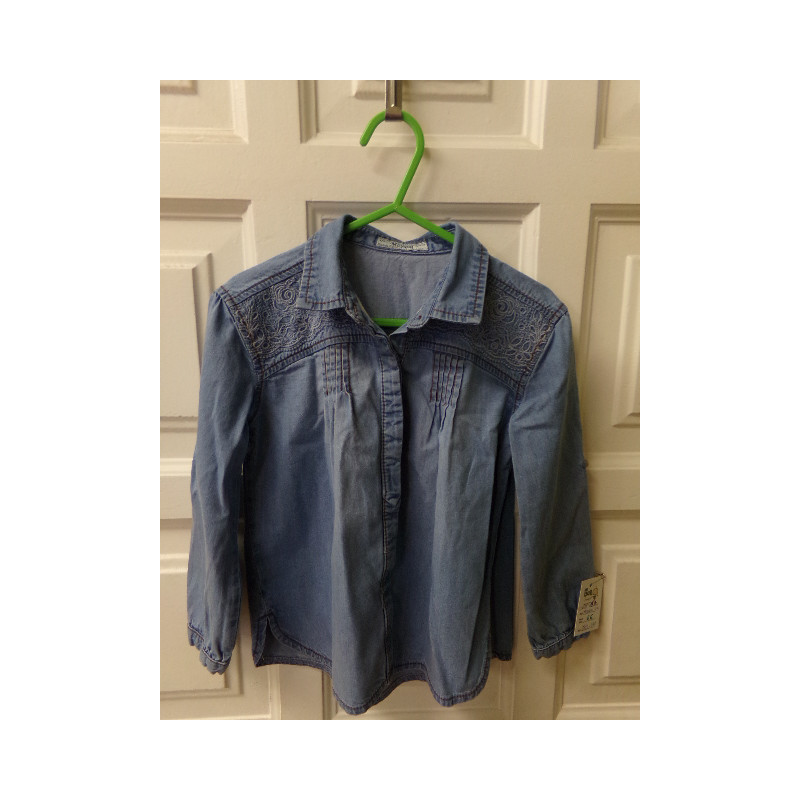 Camisa vaquera Mayoral talla 4 años. Segunda mano