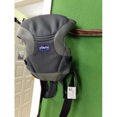 Mochila portabebeés. Chicco. Segunda mano