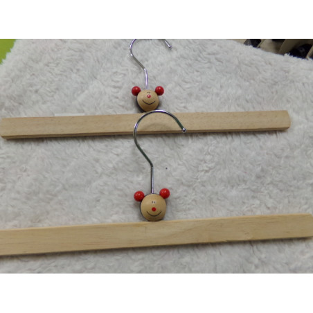 2 Perchas de madera. Segunda mano