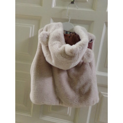 Chalequito pelito talla 12 meses. Segunda mano