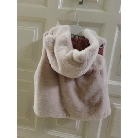 Chalequito pelito talla 12 meses. Segunda mano