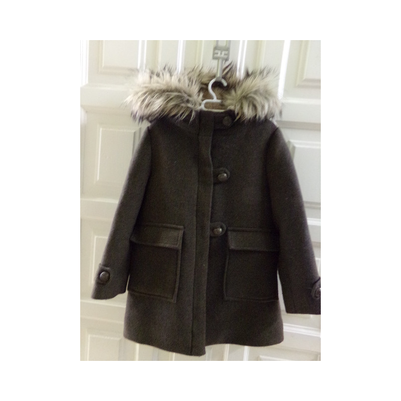 Abrigo de Zara talla 6 años. Segunda mano