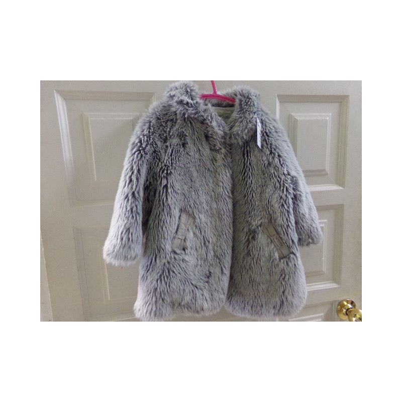 Abrigo Pili Carrera talla 18 meses. Segunda mano