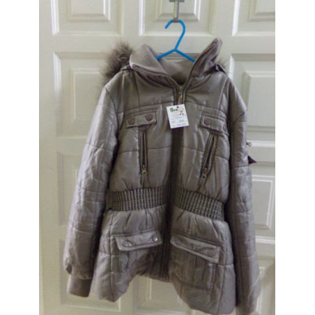 Plumas Mayoral talla 10-12 años. Segunda mano