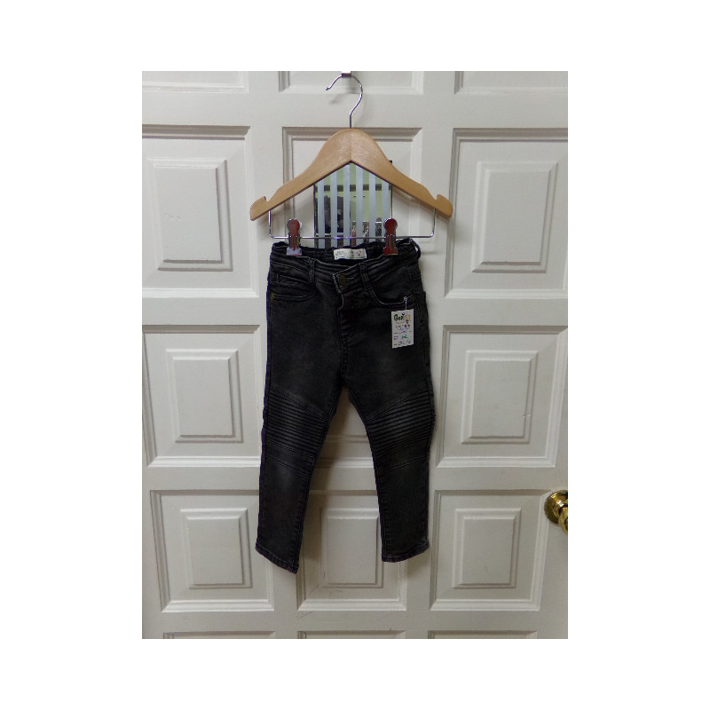 Vaquero talla 2-3 años. Segunda mano