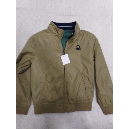 Cortavientos Benetton talla 8 años. Segunda mano