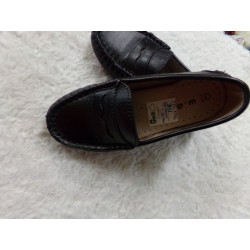 Mocasines negros N 28. Segunda mano