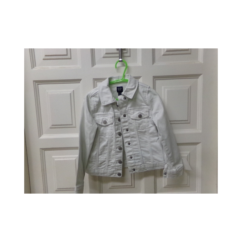 Cazadora blanca tala 5 años. Segunda mano