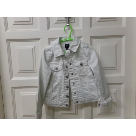 Cazadora blanca tala 5 años. Segunda mano