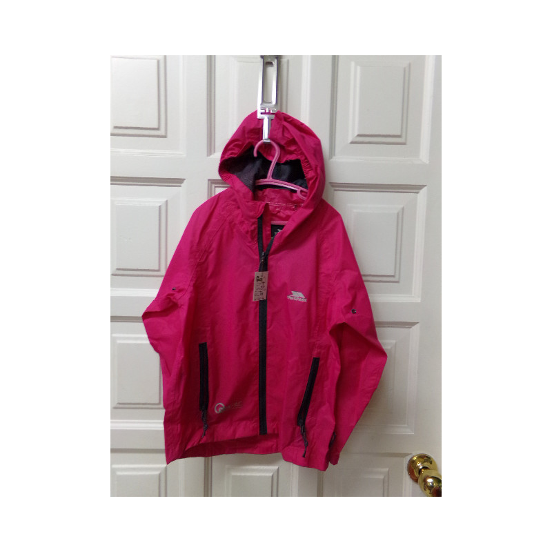 Cortavientos talla 5-6 años. Segunda mano