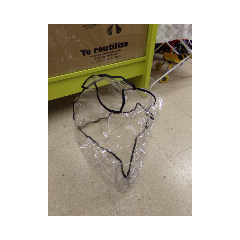 Plástico delluvia grupo cero. Bebeconfort. Segunda mano