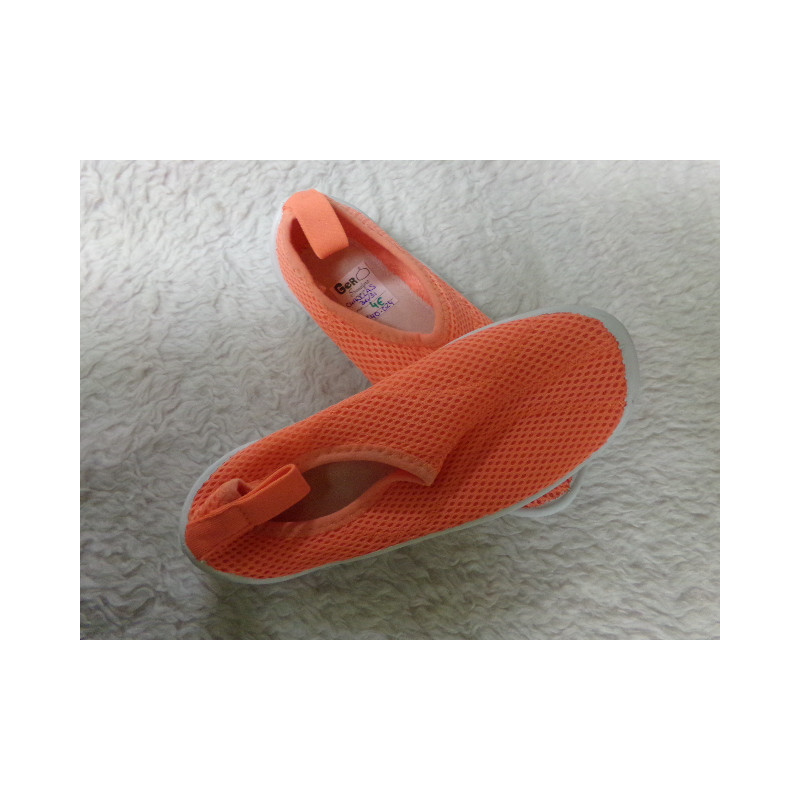 Zapatillas de goma N 30-31. Segunda mano