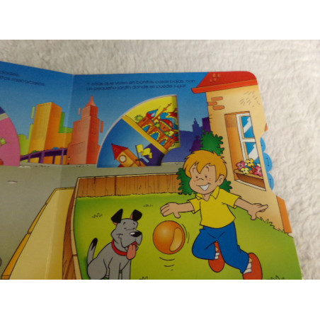 Gira y encuentra las cosas donde vivimos. Segunda mano