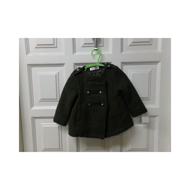 Abrigo Zara verde talla 9-12 meses. Segunda mano