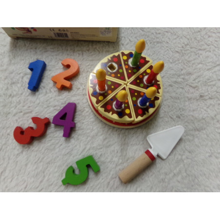 Tarta de cumple de madera. Play tive. Segunda mano