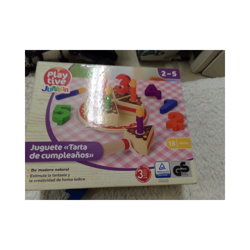 Tarta de cumple de madera. Play tive. Segunda mano
