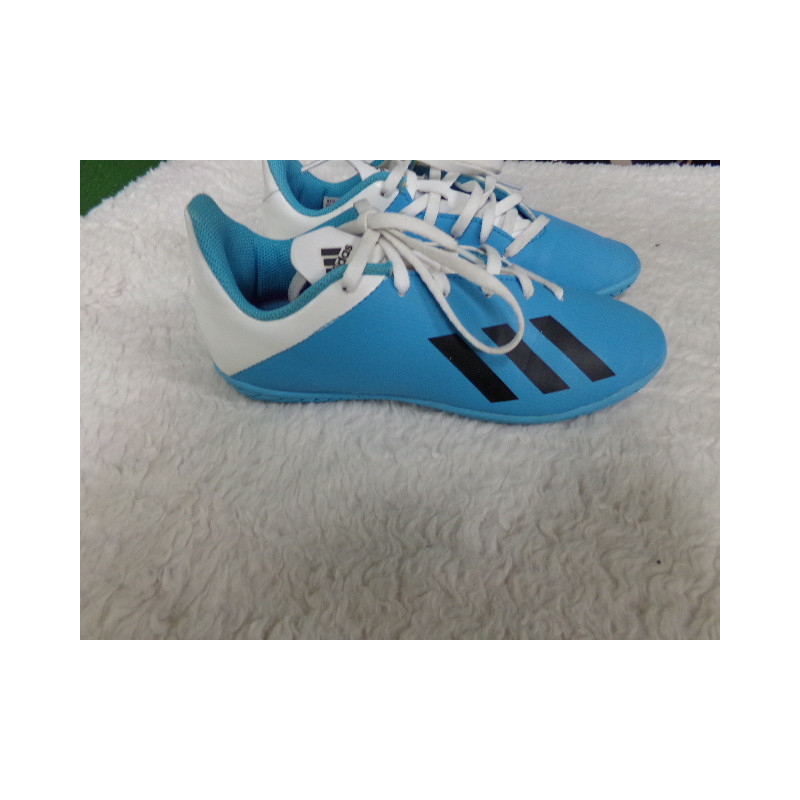 Tenis Adidas n 33. Segunda mano