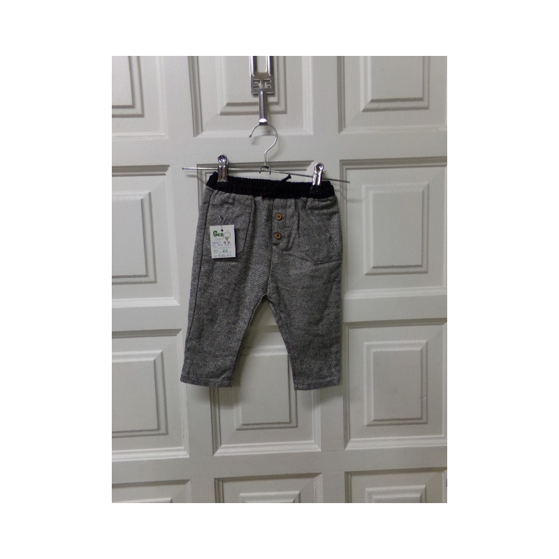 Pantalón gris Zara talla 3-6 meses. Segunda mano