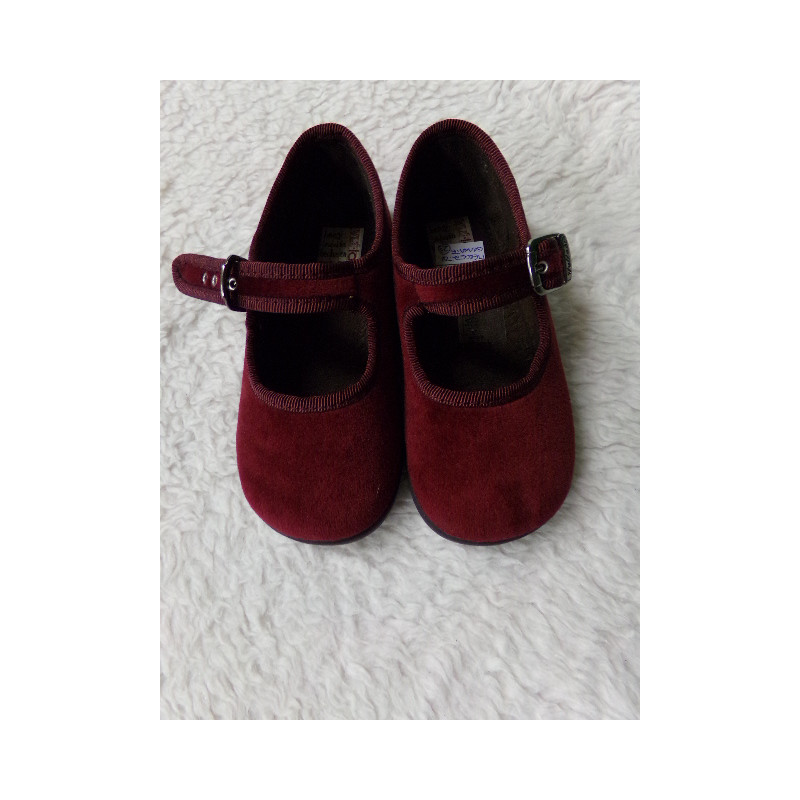 Merceditas granate N 23. Segunda mano