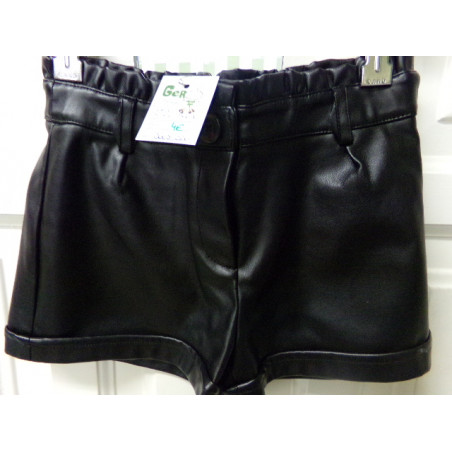 Pantalón corto polipiel. Talla 5-6 años. Segunda mano