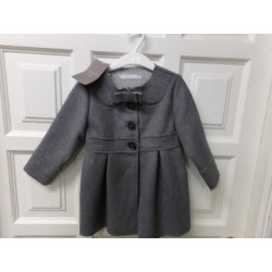 Abrigo Mayoral talla 2 años. A estrenar