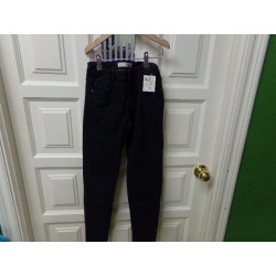 Vaquero Zara negro talla 10 años. Segunda mano