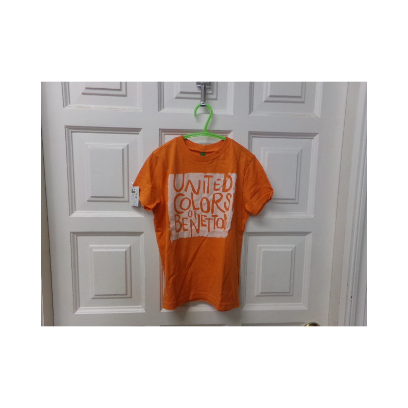 Camiseta Benetton talla 6 años. Segunda mano