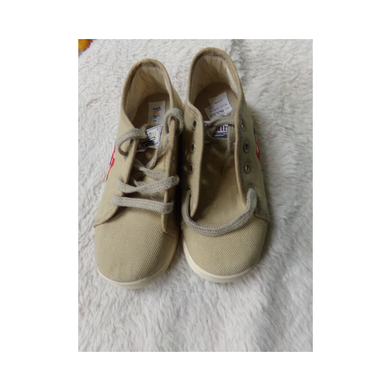 Tenis loneta F1. N 33.  A estrenar