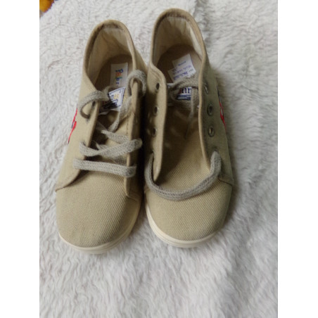 Tenis loneta F1. N 33.  A estrenar