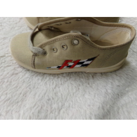 Tenis loneta F1. N 33.  A estrenar