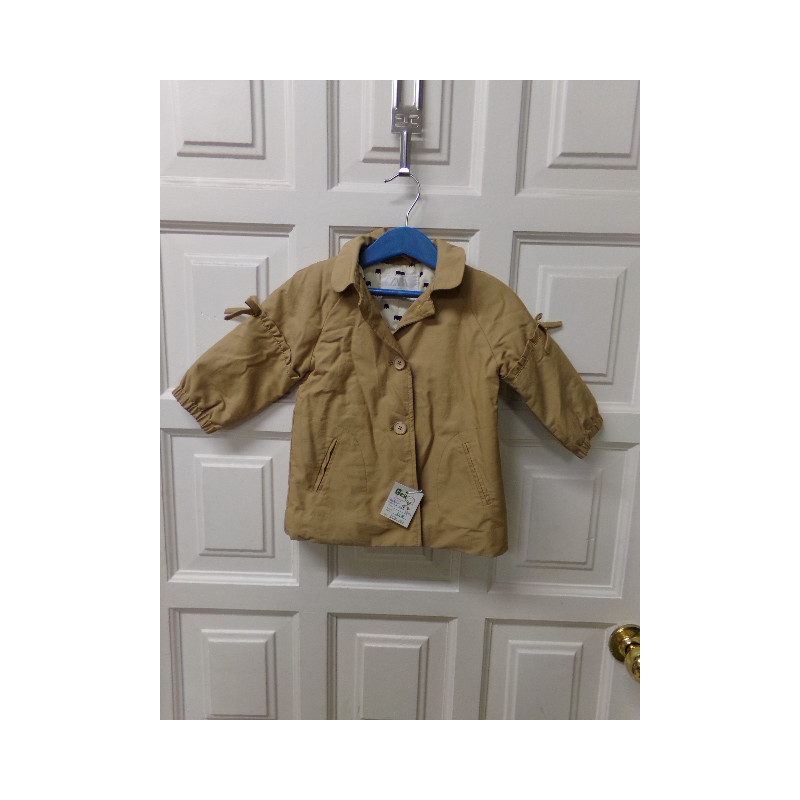 Gabardina forrada Zara talla 9-12  meses. Segunda mano