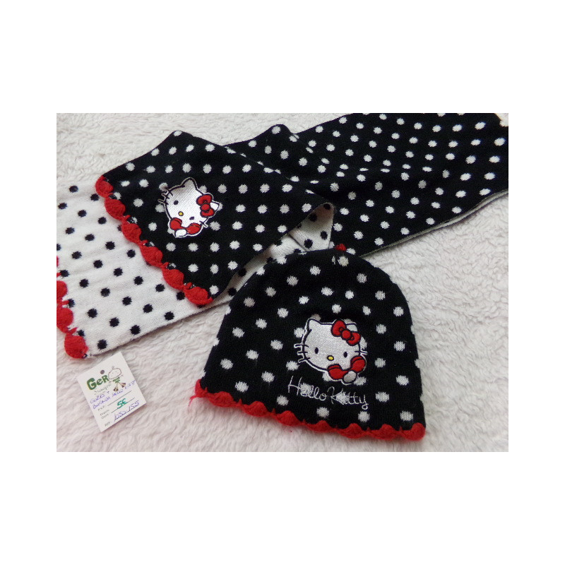 Gorro y bufanda HelloKitty. Segunda mano