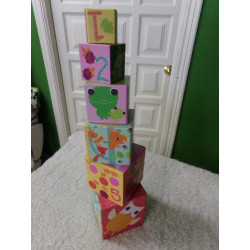 Cubos encajables de cartón. Segunda mano