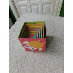 Cubos encajables de cartón. Segunda mano