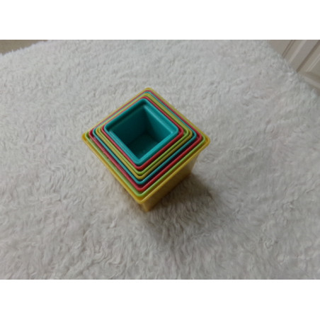 Cubos encajables. Segunda mano