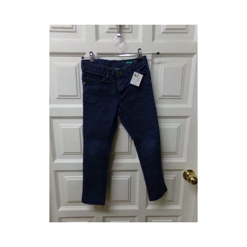 Pantalon vaquero Benetton talla 7 años. Segunda mano