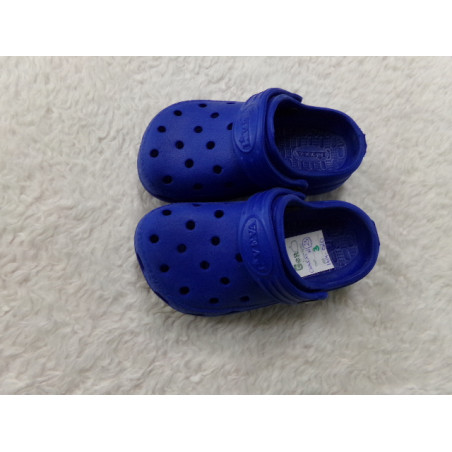 Chanclas azules. N 23. Segunda mano