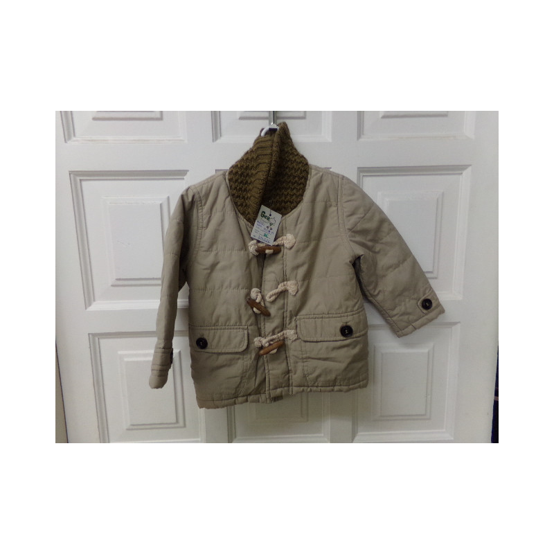 Abrigo Zara talla 18-24 meses. Segunda mano