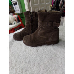 Botas piel vuelta n 28. Segunda manno