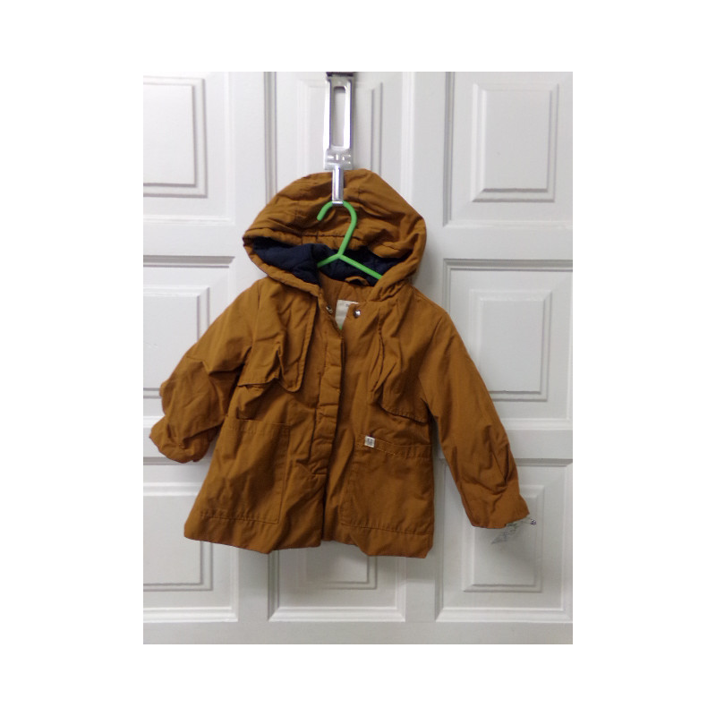 Cazadora zara talla 12-18 meses. Segunda mano