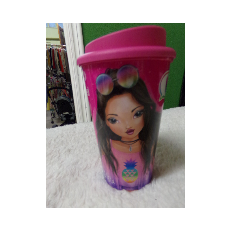 Vaso de plástico. Sin uso