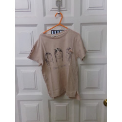 Camiseta Mango talla 7-8 años. Segunda mano