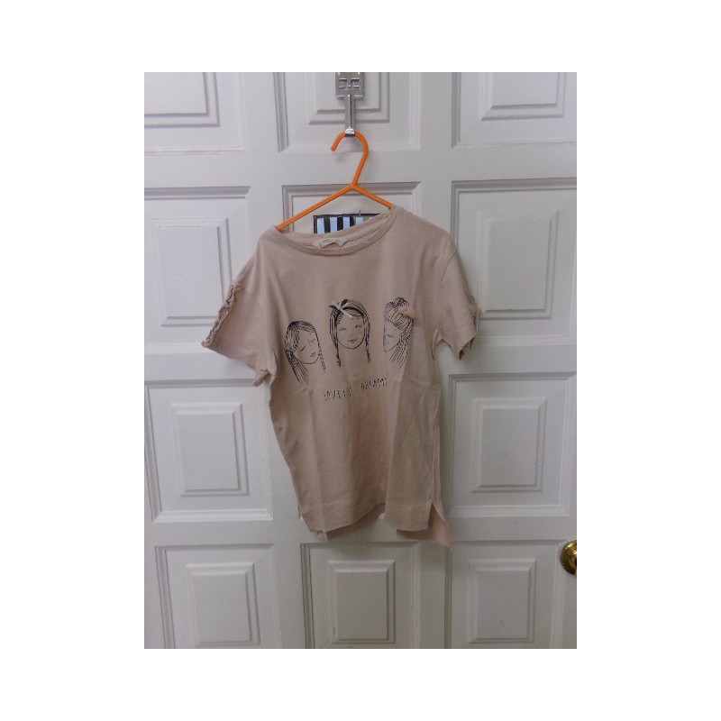 Camiseta Mango talla 7-8 años. Segunda mano