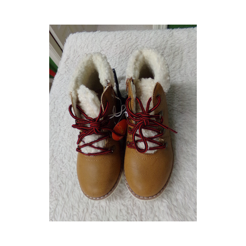 Botas N 33. A estrenar